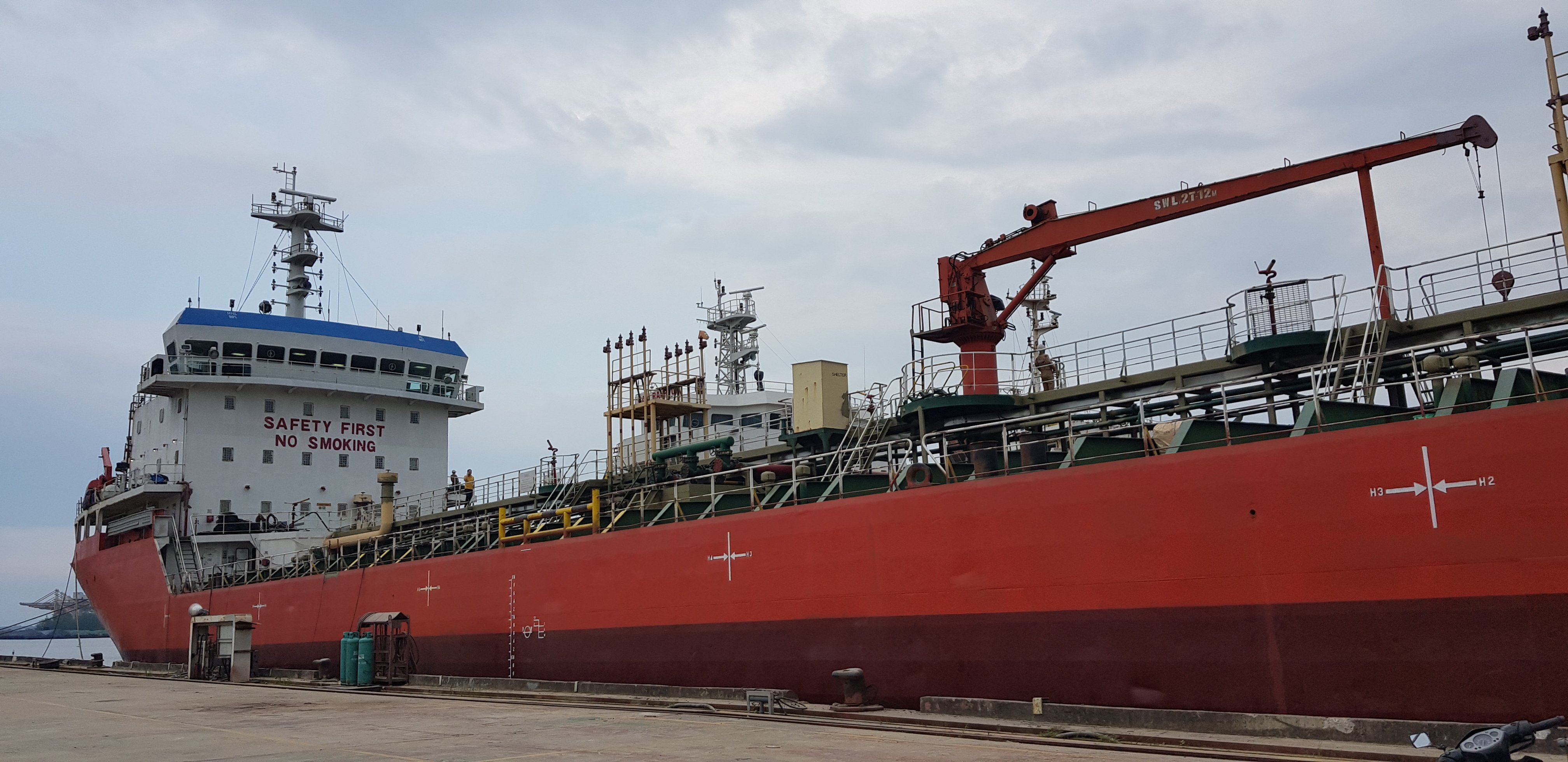 Tuyển dụng tàu 60,513 DWT